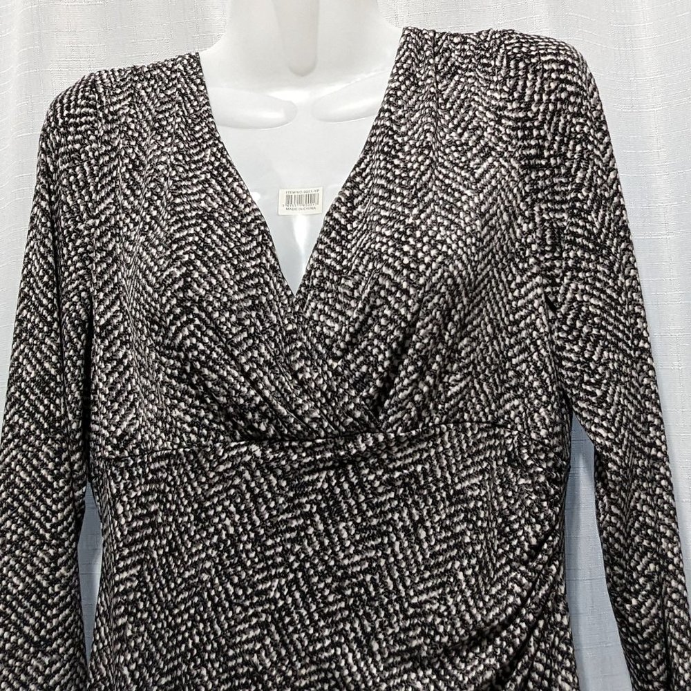 Lauren Ralph Lauren Ruched Dress 10 Black White Gray Wrap V Neckline 3/4 Sleeves - Picture 7 of 14